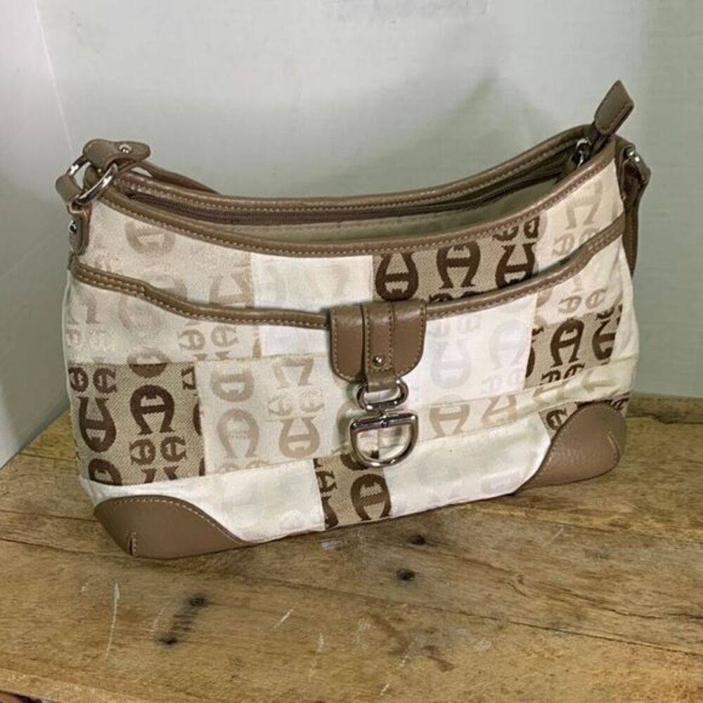 ETIENNE AIGNER HANDBAG‎ CANVAS/ SIGNATURE LOGO shoulder purse - Picture 3 of 12